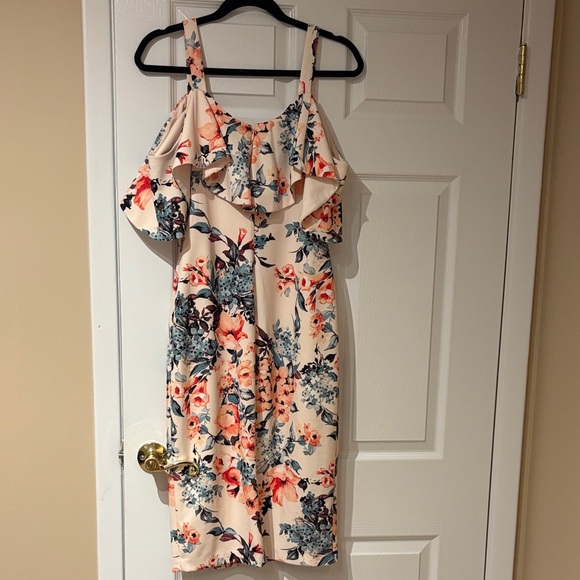Floral Ruffle Cold Shoulder Dress - Picture 2 of 3